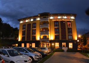 Hotel-Coroana-Brasovului-cazare-in-centrul-vechi-300x212